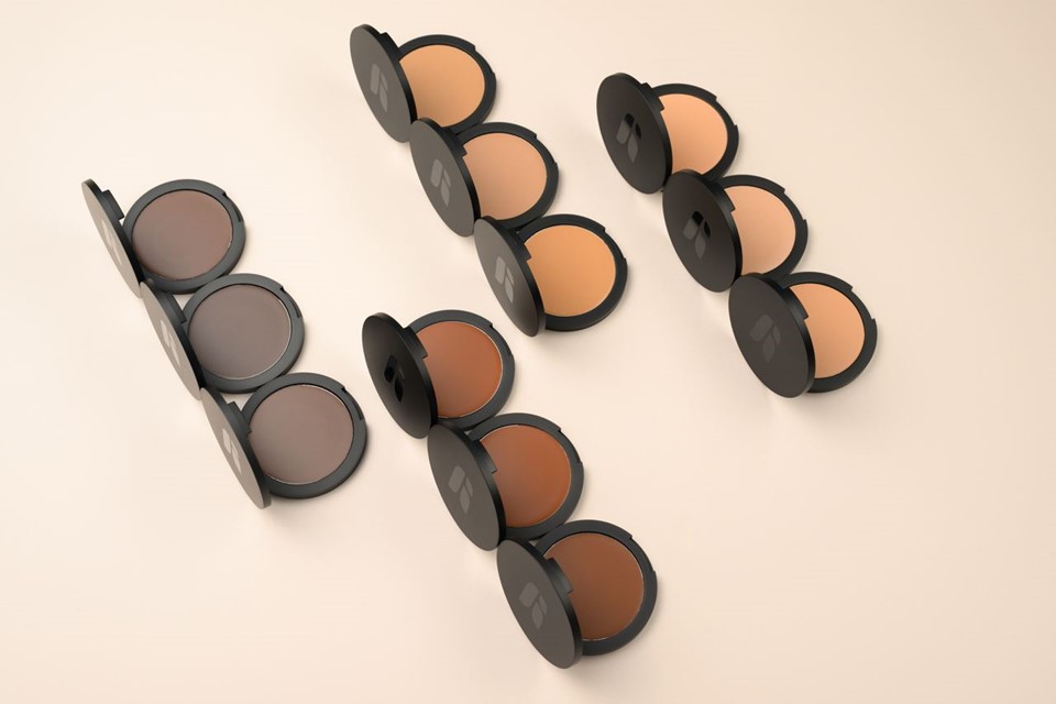 Younique Creme Foundation 27 Farben youniquebyclaudia