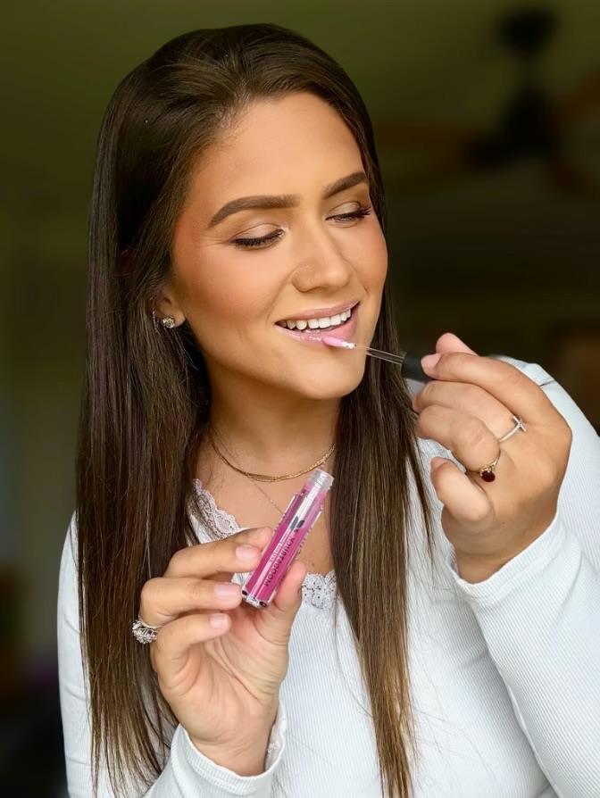 Younique Moodstruck Perfect Pout Hottie Auftragen